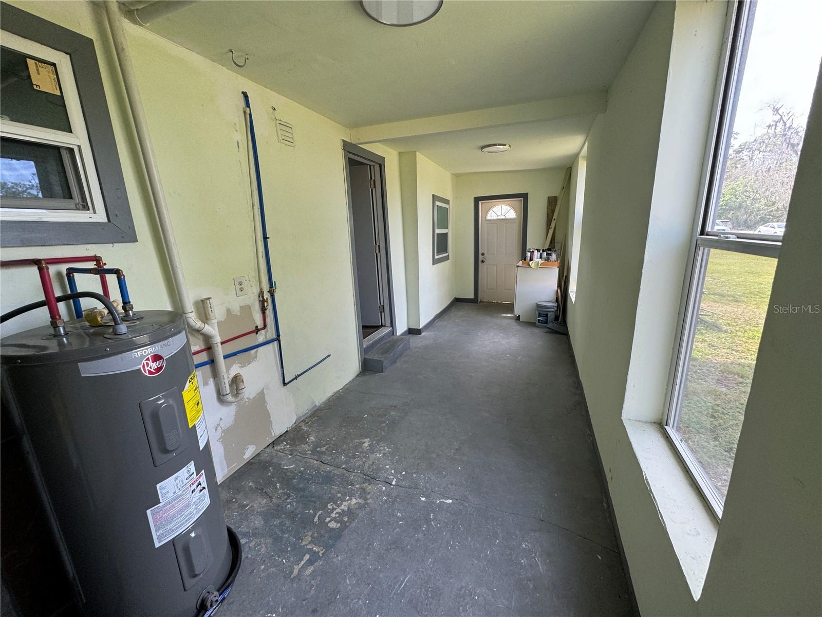 348 S CENTRAL AVE #LOWER, UMATILLA, FL, 32784