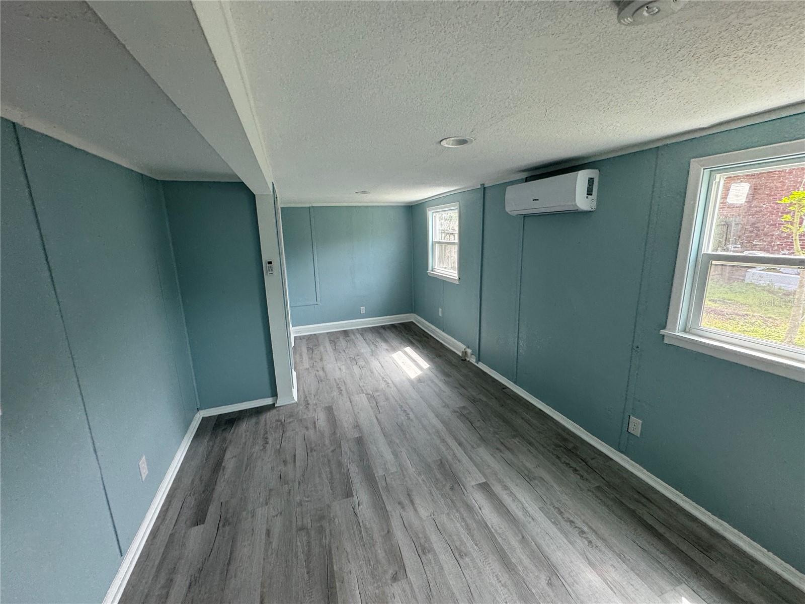 348 S CENTRAL AVE #LOWER, UMATILLA, FL, 32784