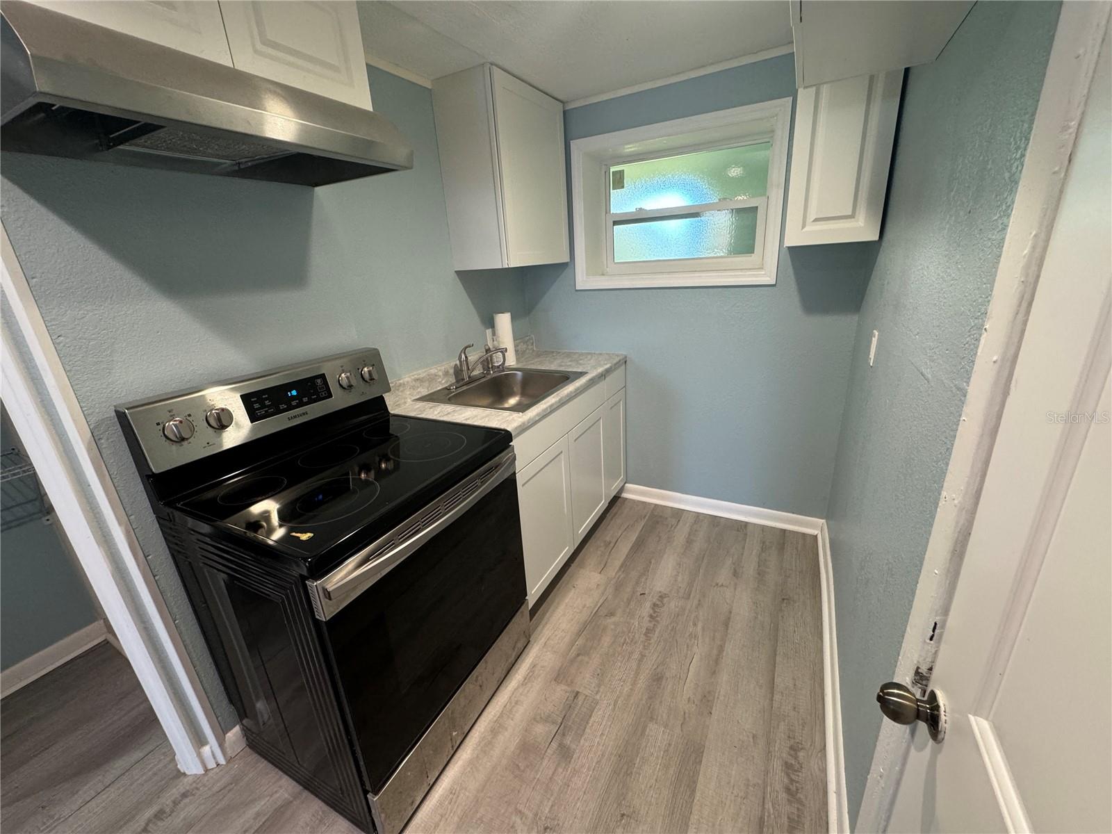 348 S CENTRAL AVE #LOWER, UMATILLA, FL, 32784