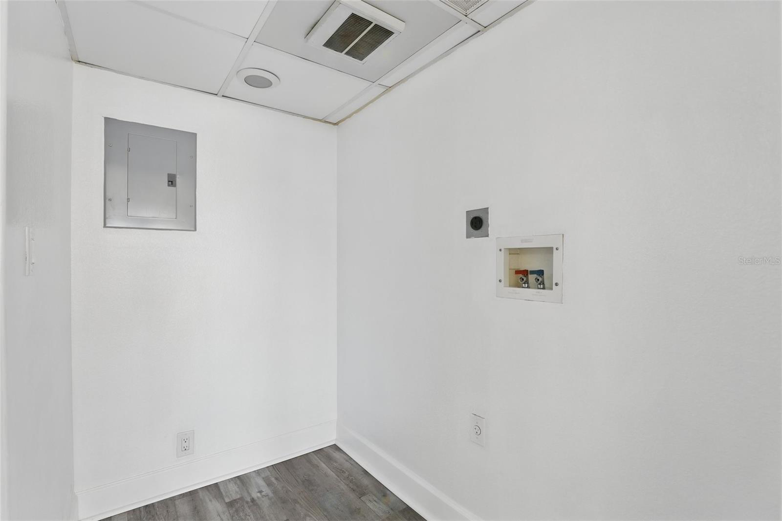 151 E WASHINGTON ST #606, ORLANDO, FL, 32801