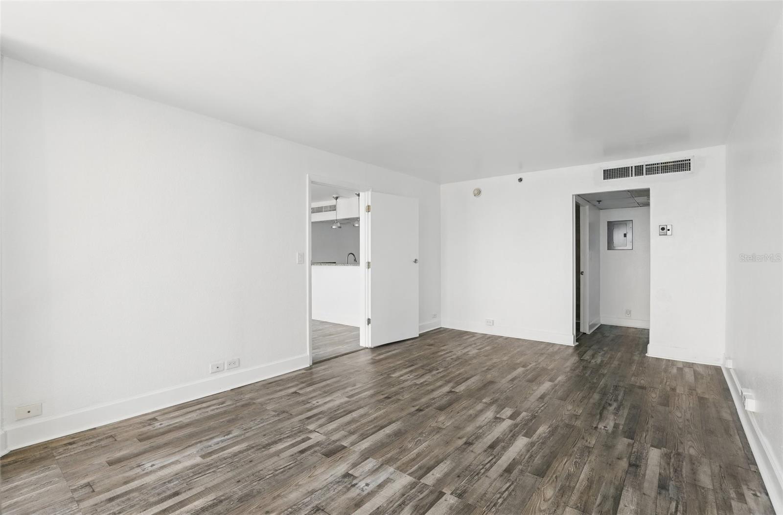 151 E WASHINGTON ST #606, ORLANDO, FL, 32801