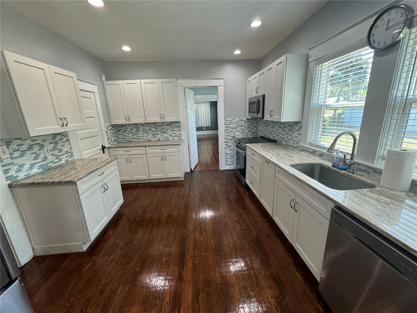 368 S CENTRAL AVE, UMATILLA, FL, 32784