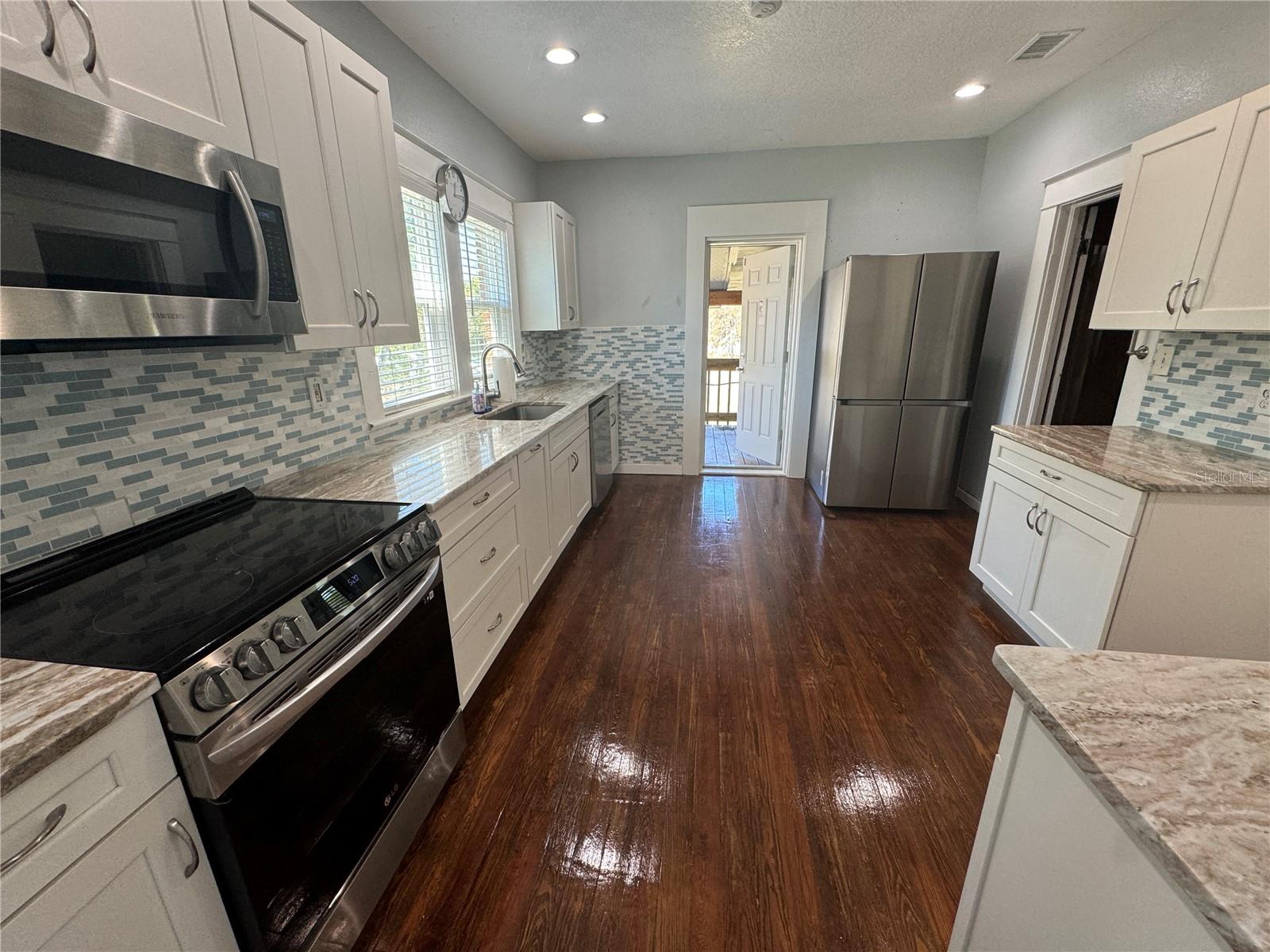368 S CENTRAL AVE, UMATILLA, FL, 32784