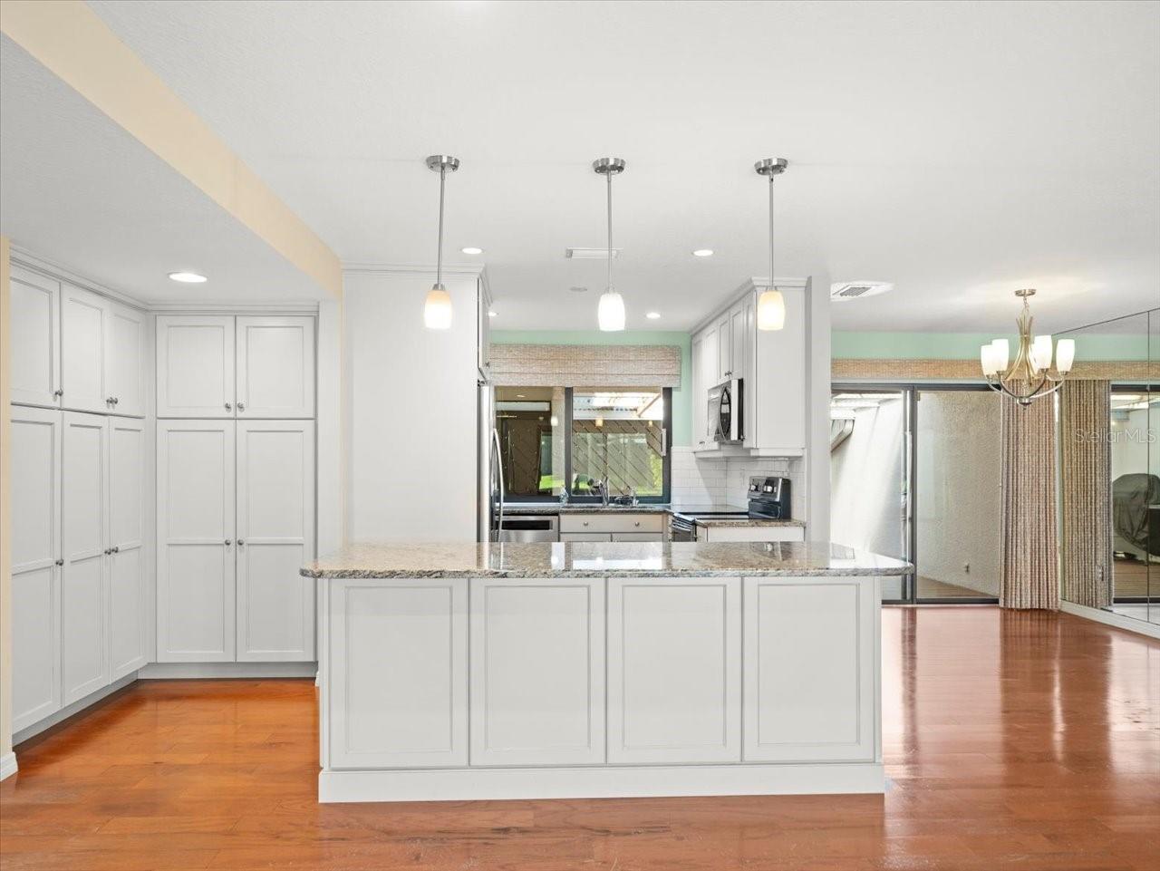 14215 CYPRESS CIR, TAMPA, FL, 33618