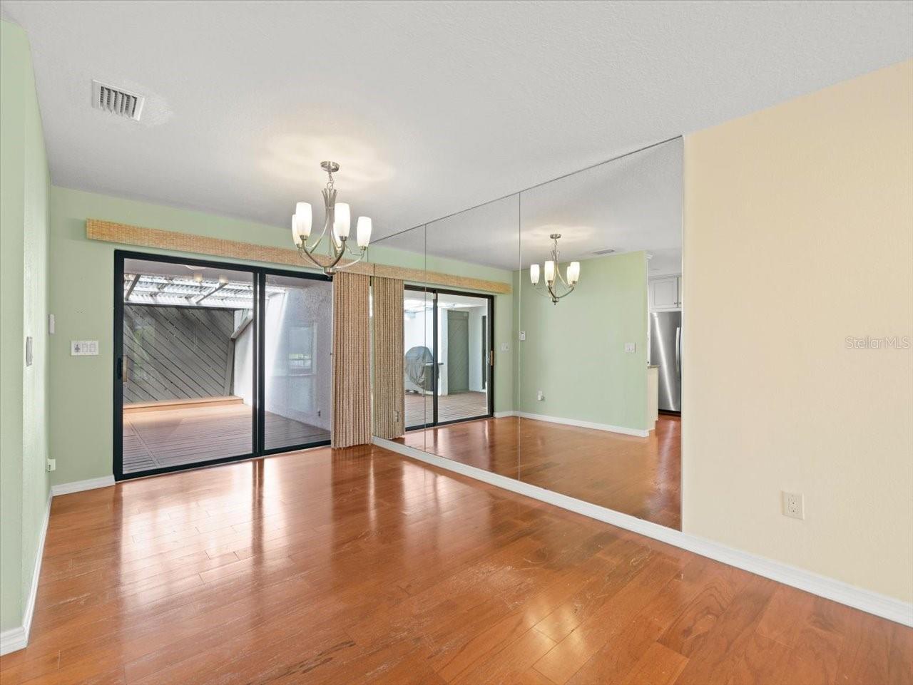 14215 CYPRESS CIR, TAMPA, FL, 33618