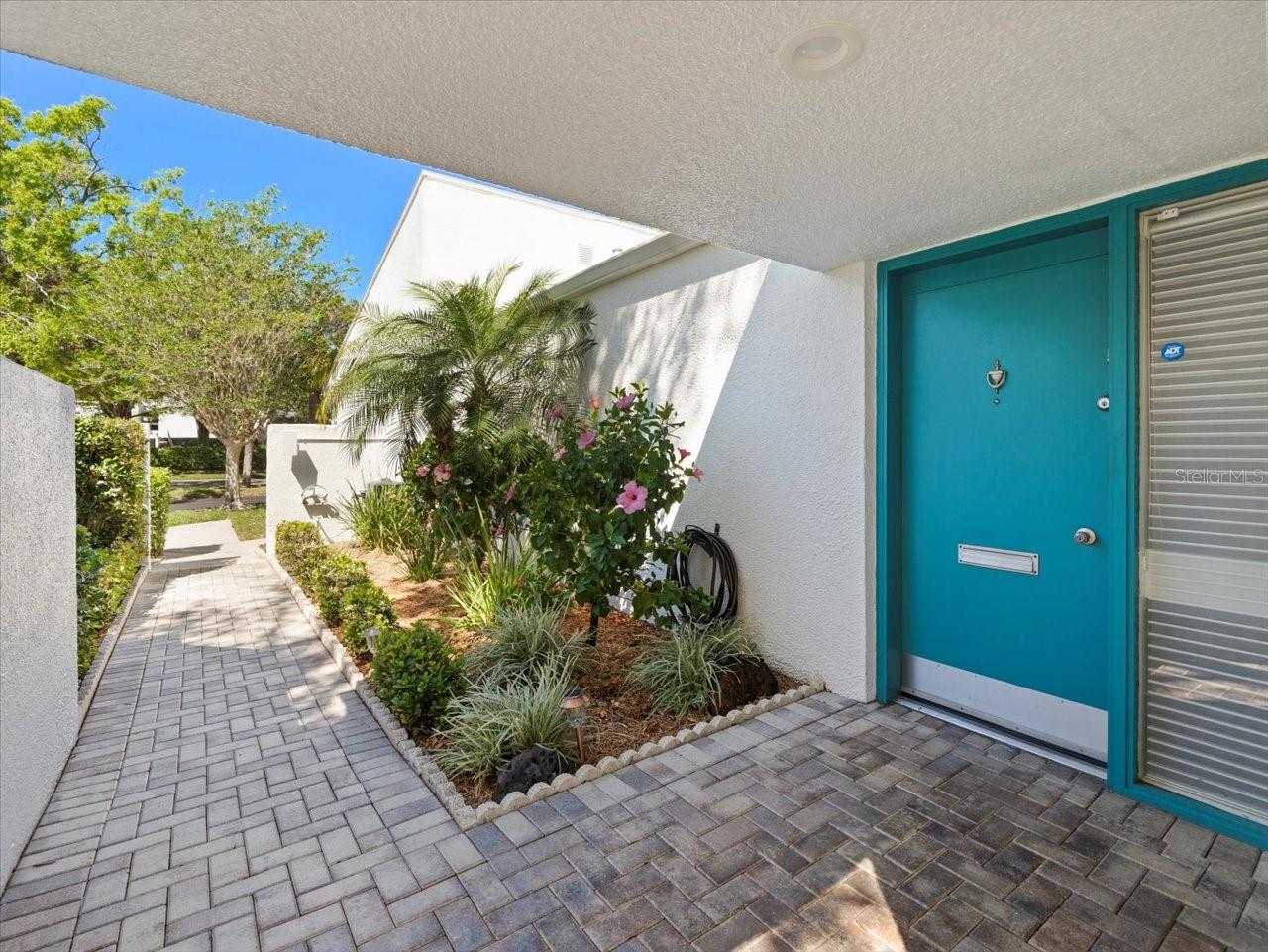 14215 CYPRESS CIR, TAMPA, FL, 33618