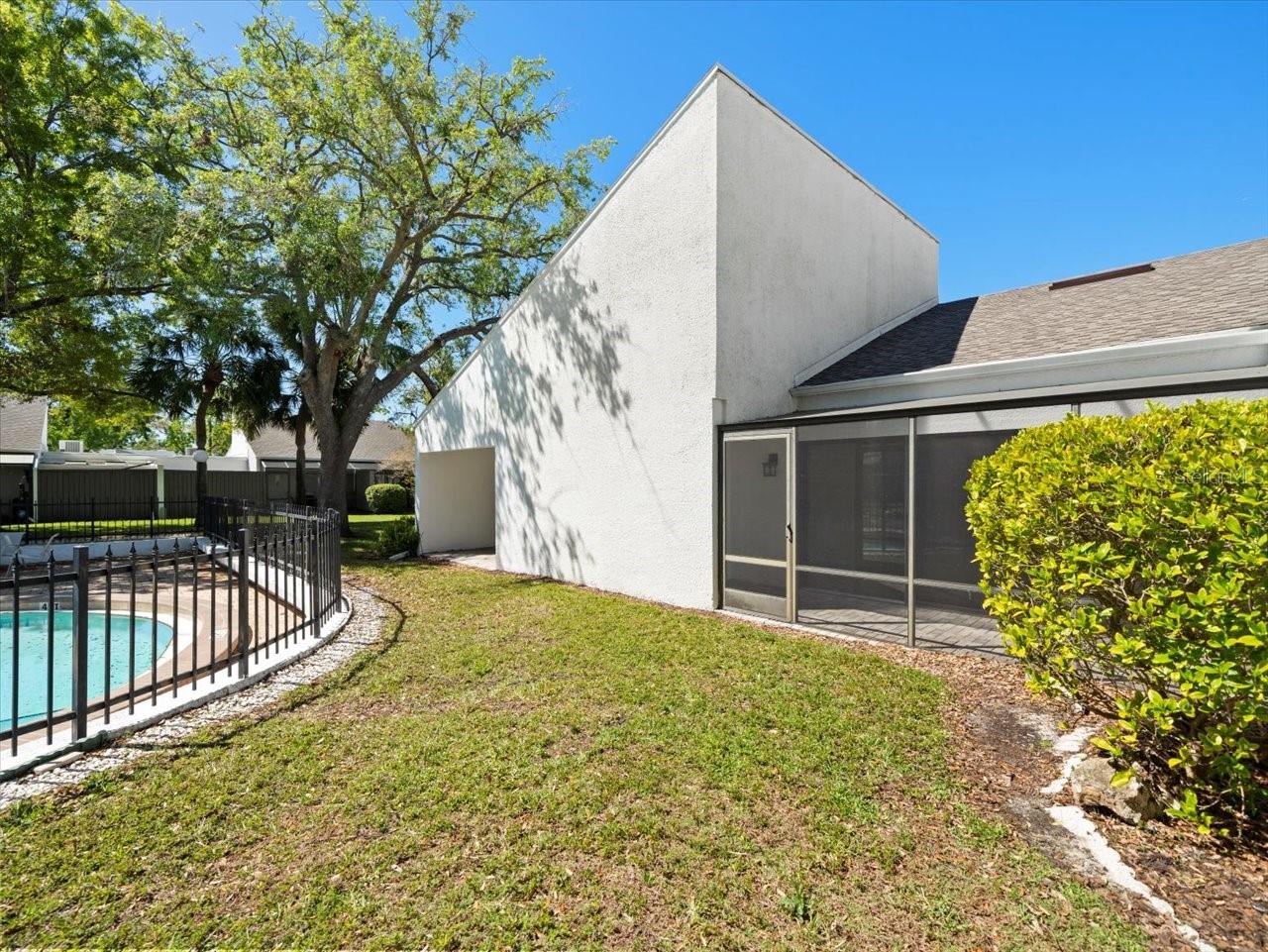 14215 CYPRESS CIR, TAMPA, FL, 33618