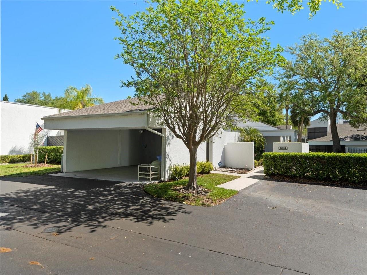 14215 CYPRESS CIR, TAMPA, FL, 33618