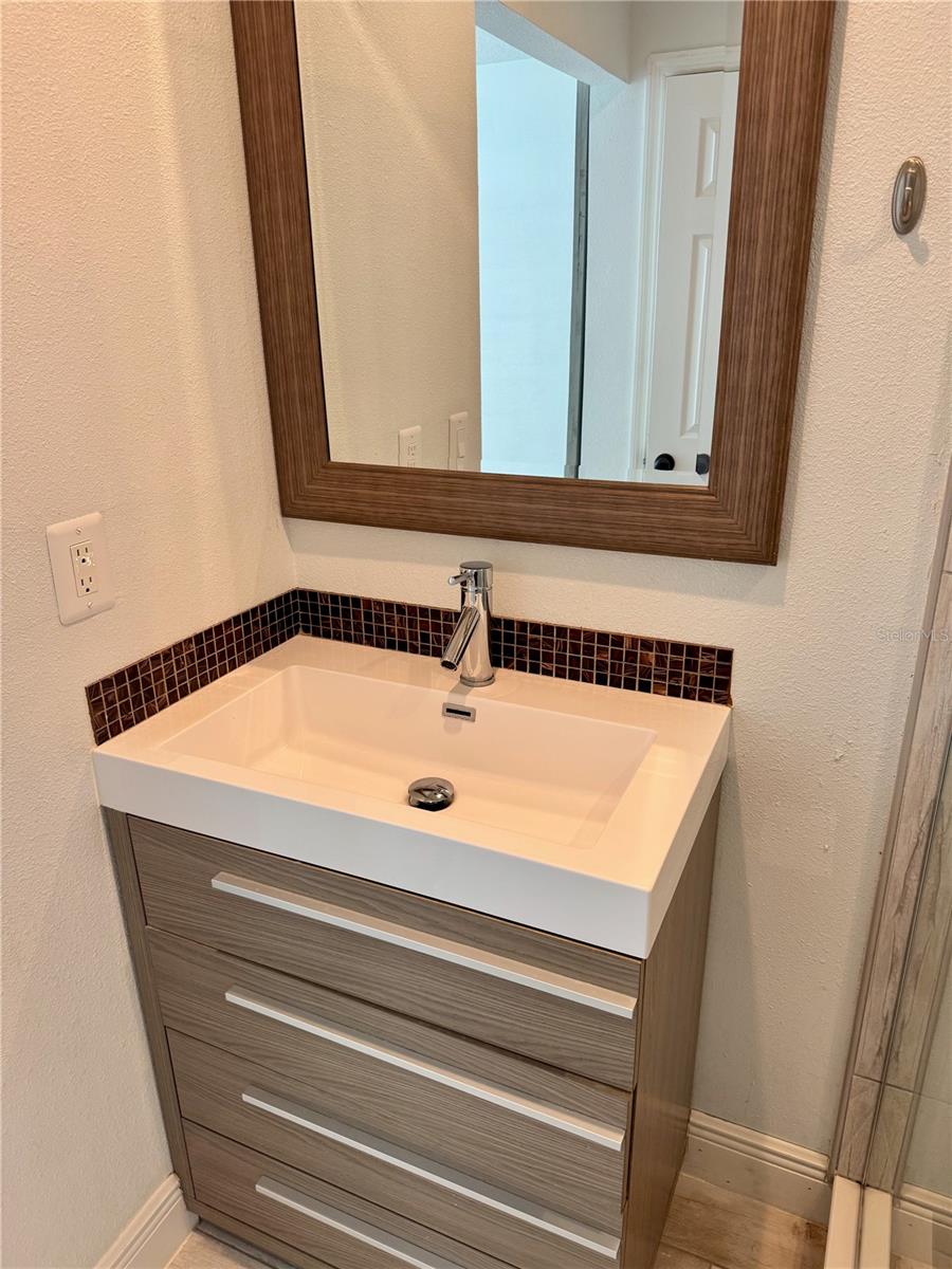 2585 GRASSY POINT DR #111, LAKE MARY, FL, 32746