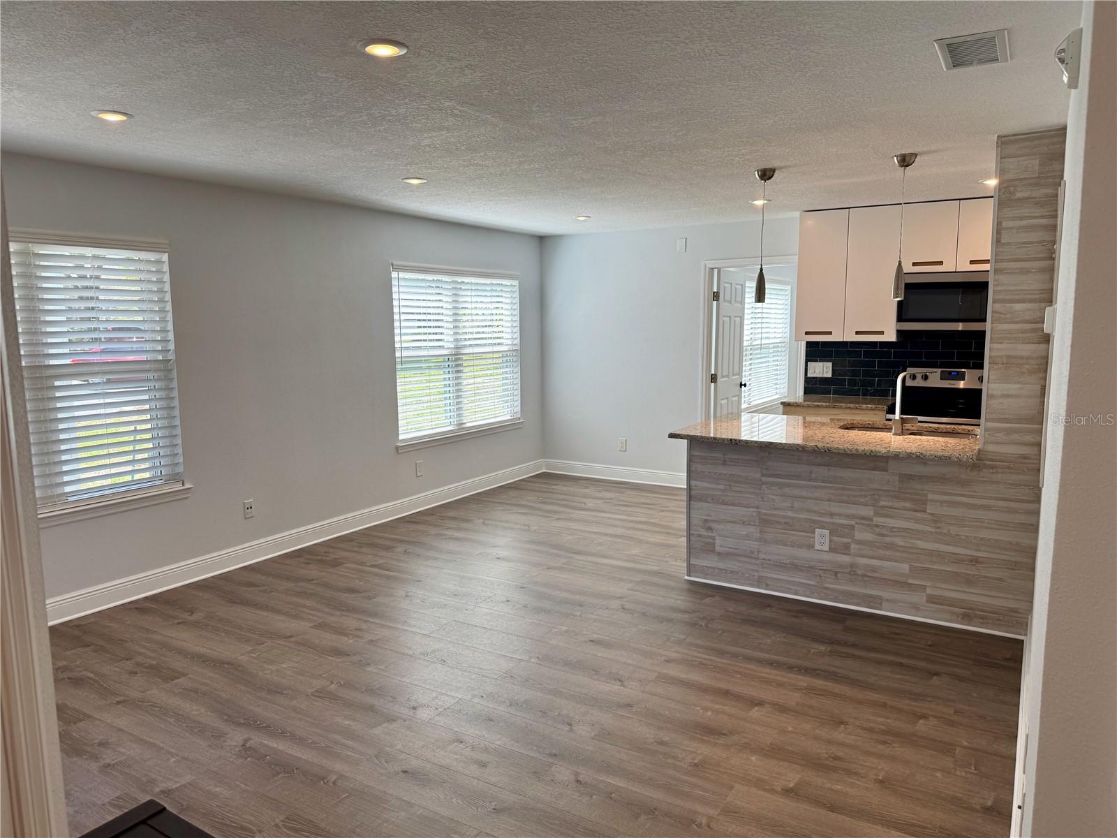 2585 GRASSY POINT DR #111, LAKE MARY, FL, 32746