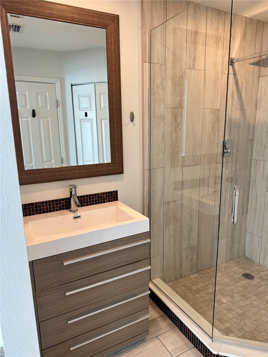 2585 GRASSY POINT DR #111, LAKE MARY, FL, 32746