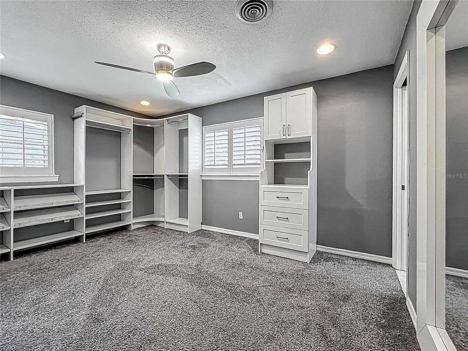 2405 DELLWOOD DR, ORLANDO, FL, 32806