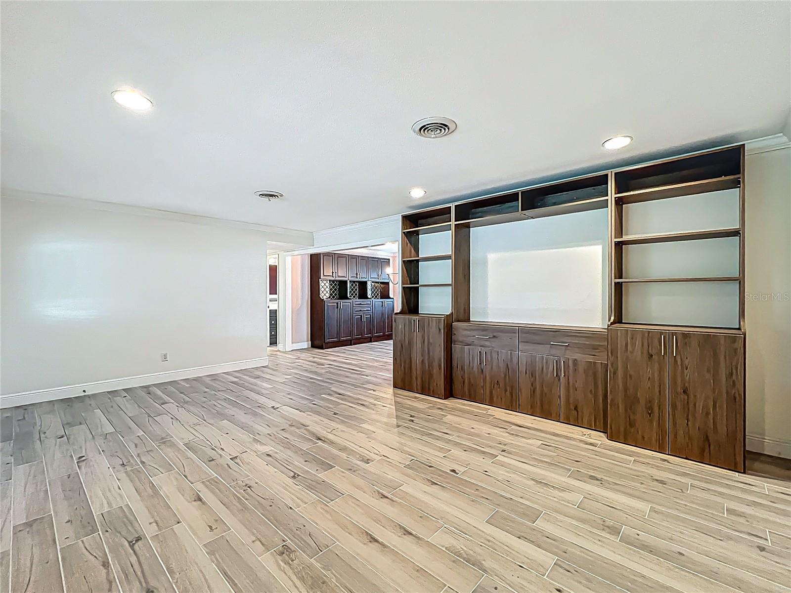 2405 DELLWOOD DR, ORLANDO, FL, 32806