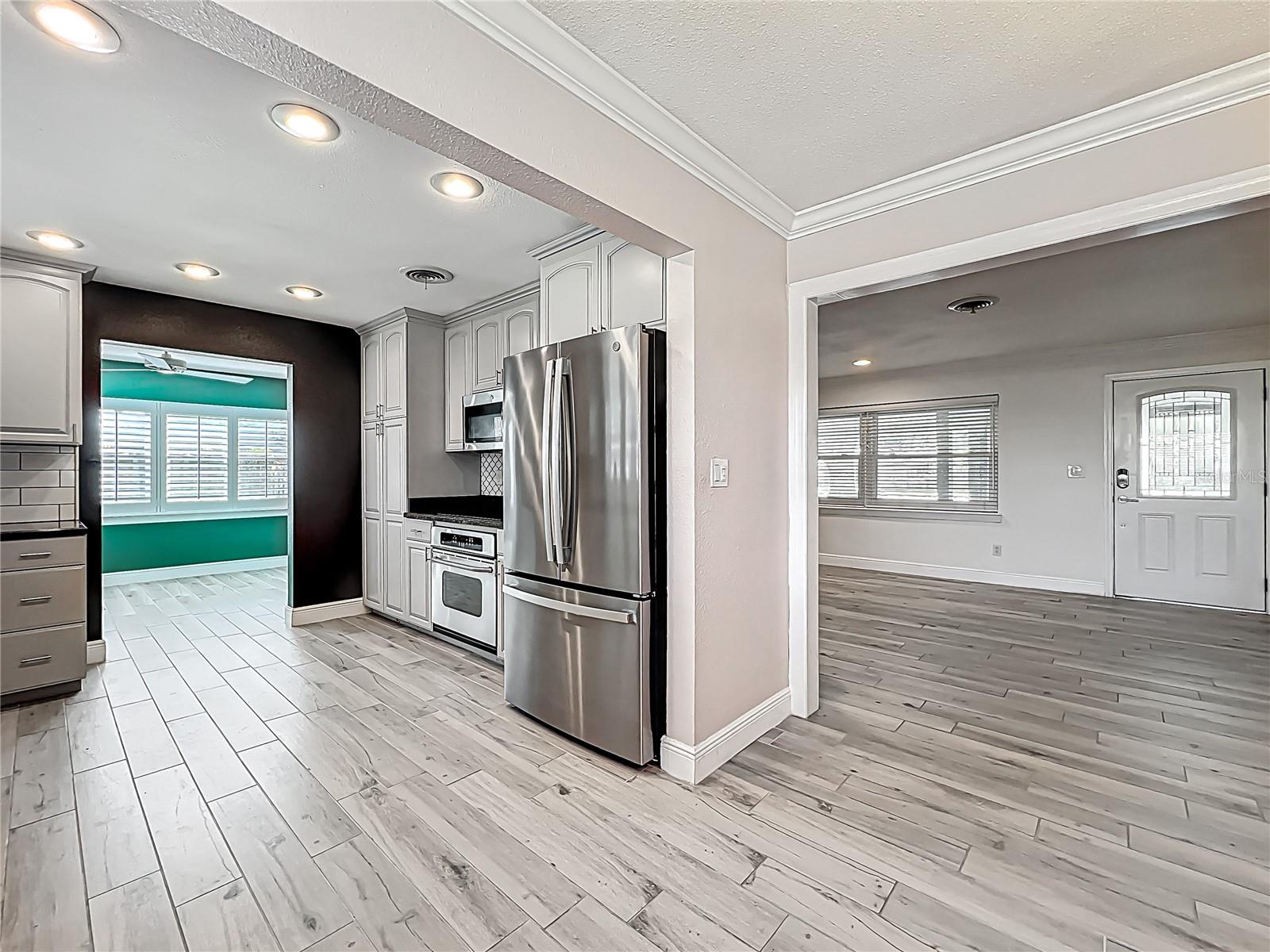 2405 DELLWOOD DR, ORLANDO, FL, 32806