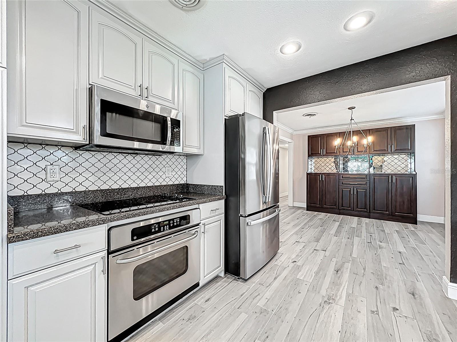2405 DELLWOOD DR, ORLANDO, FL, 32806