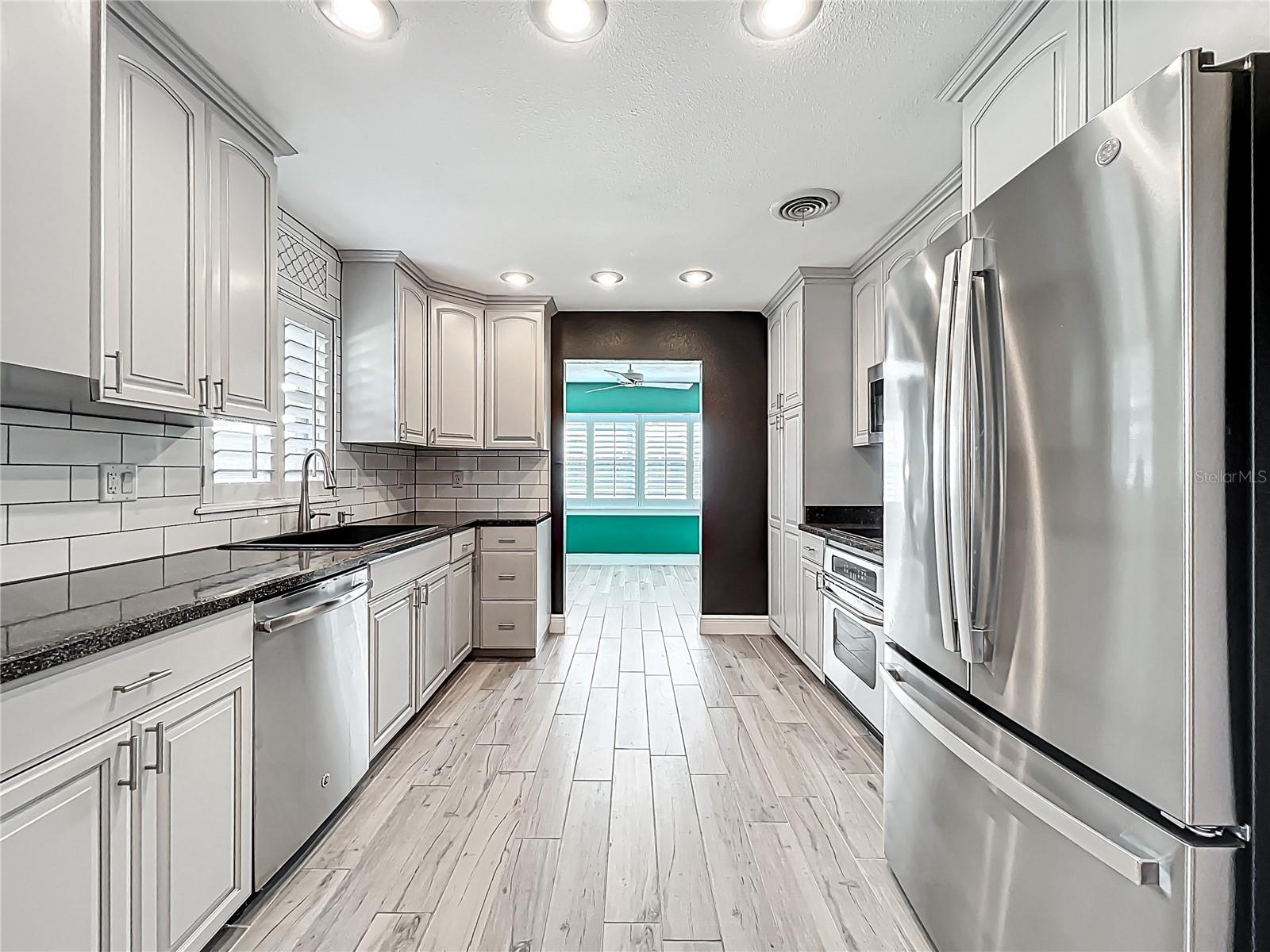 2405 DELLWOOD DR, ORLANDO, FL, 32806