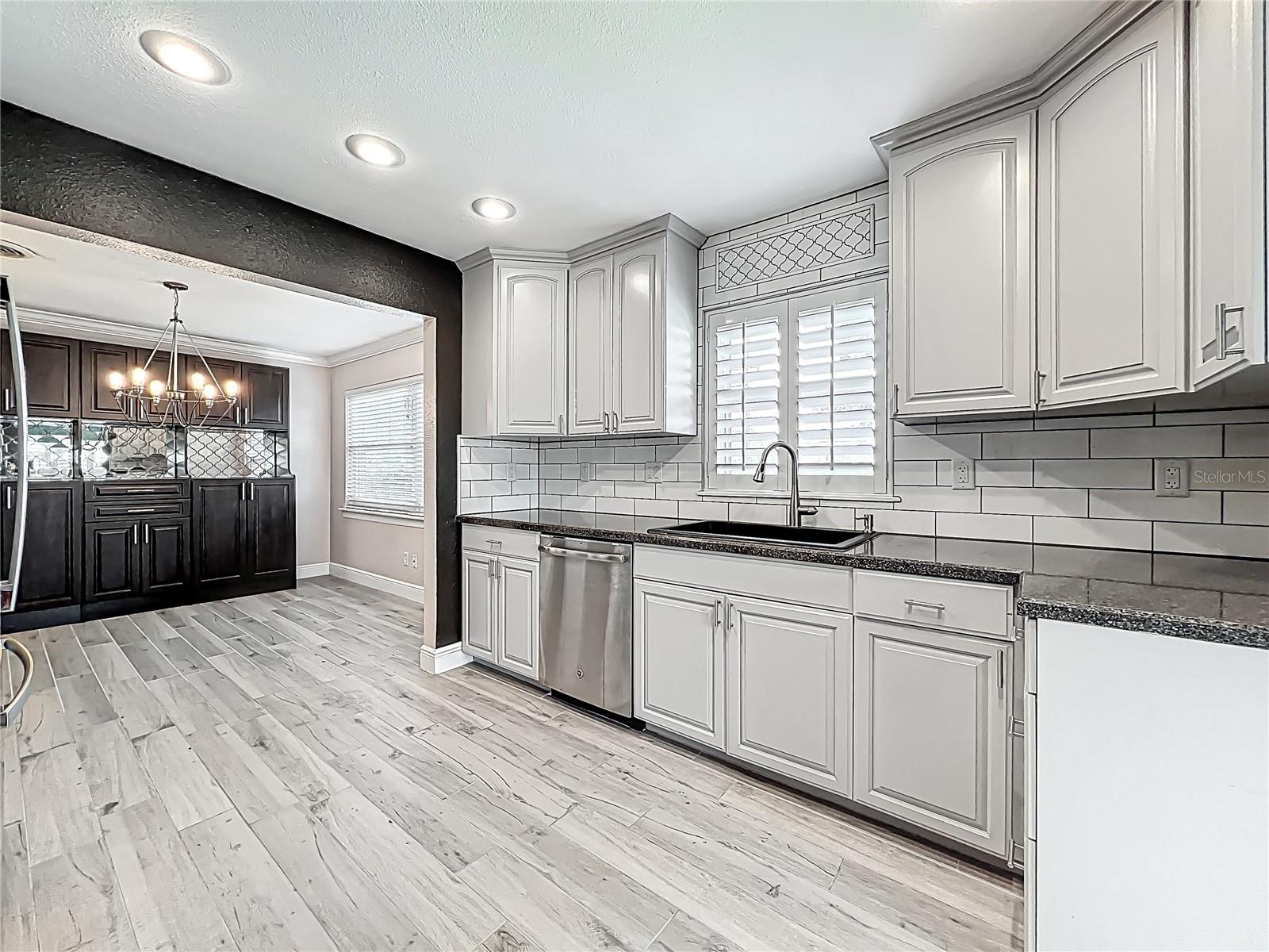 2405 DELLWOOD DR, ORLANDO, FL, 32806