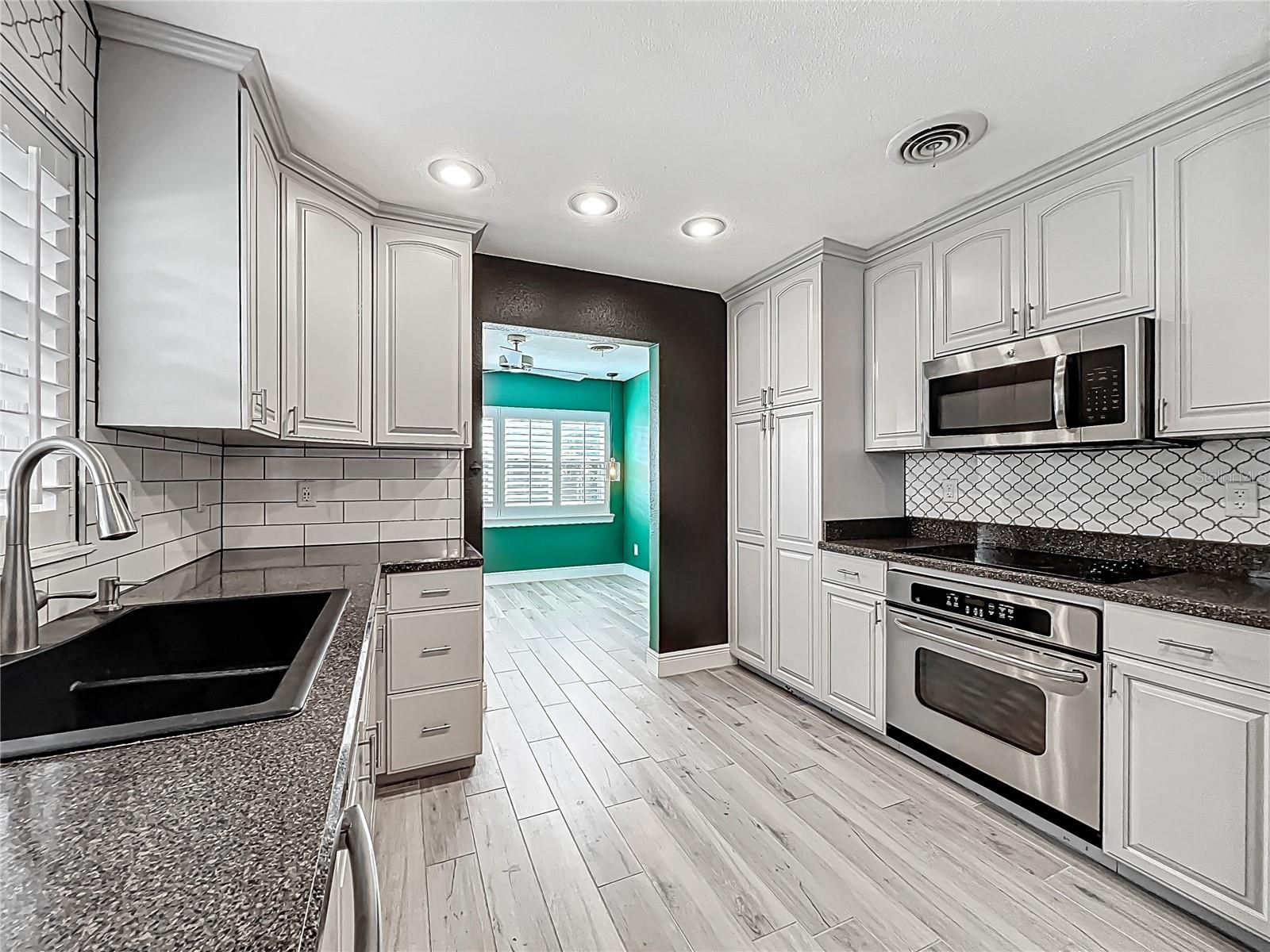 2405 DELLWOOD DR, ORLANDO, FL, 32806