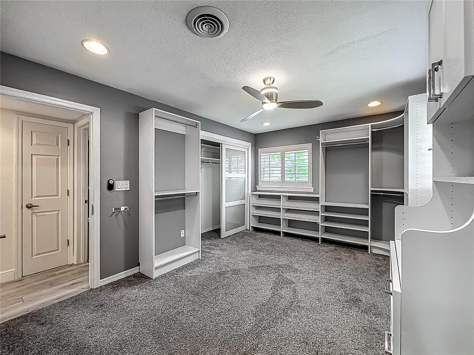 2405 DELLWOOD DR, ORLANDO, FL, 32806