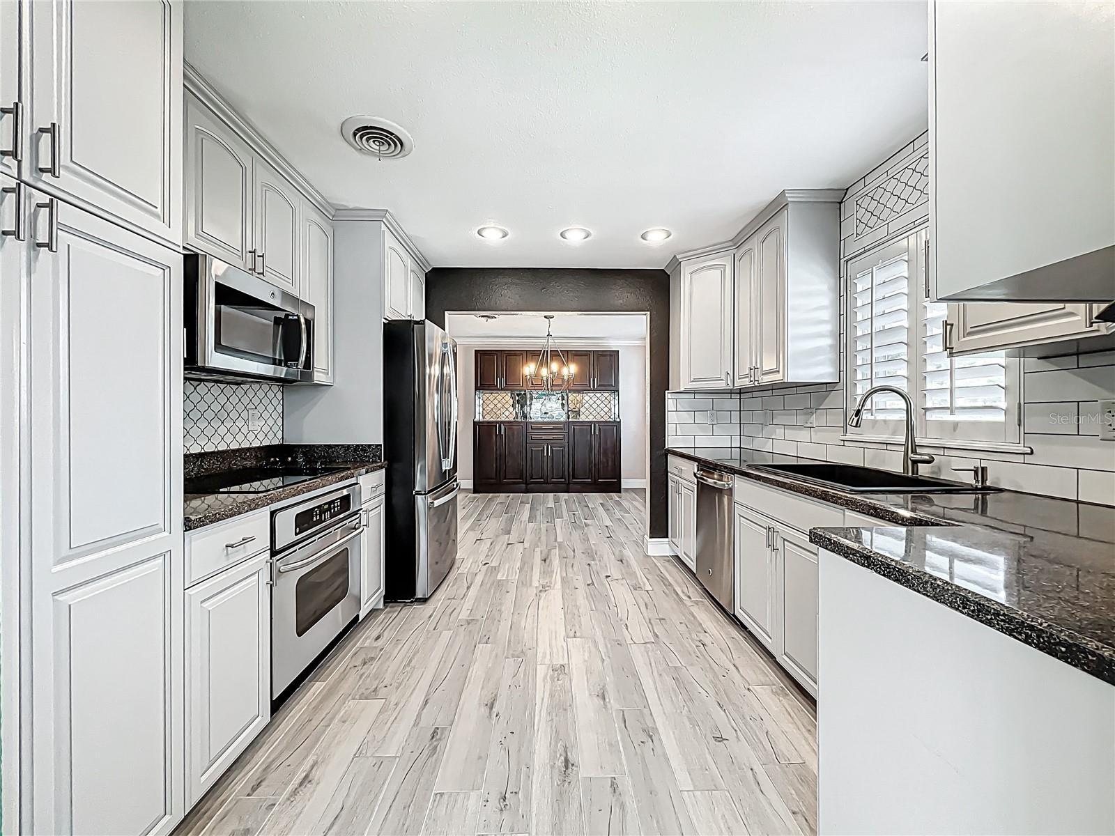 2405 DELLWOOD DR, ORLANDO, FL, 32806