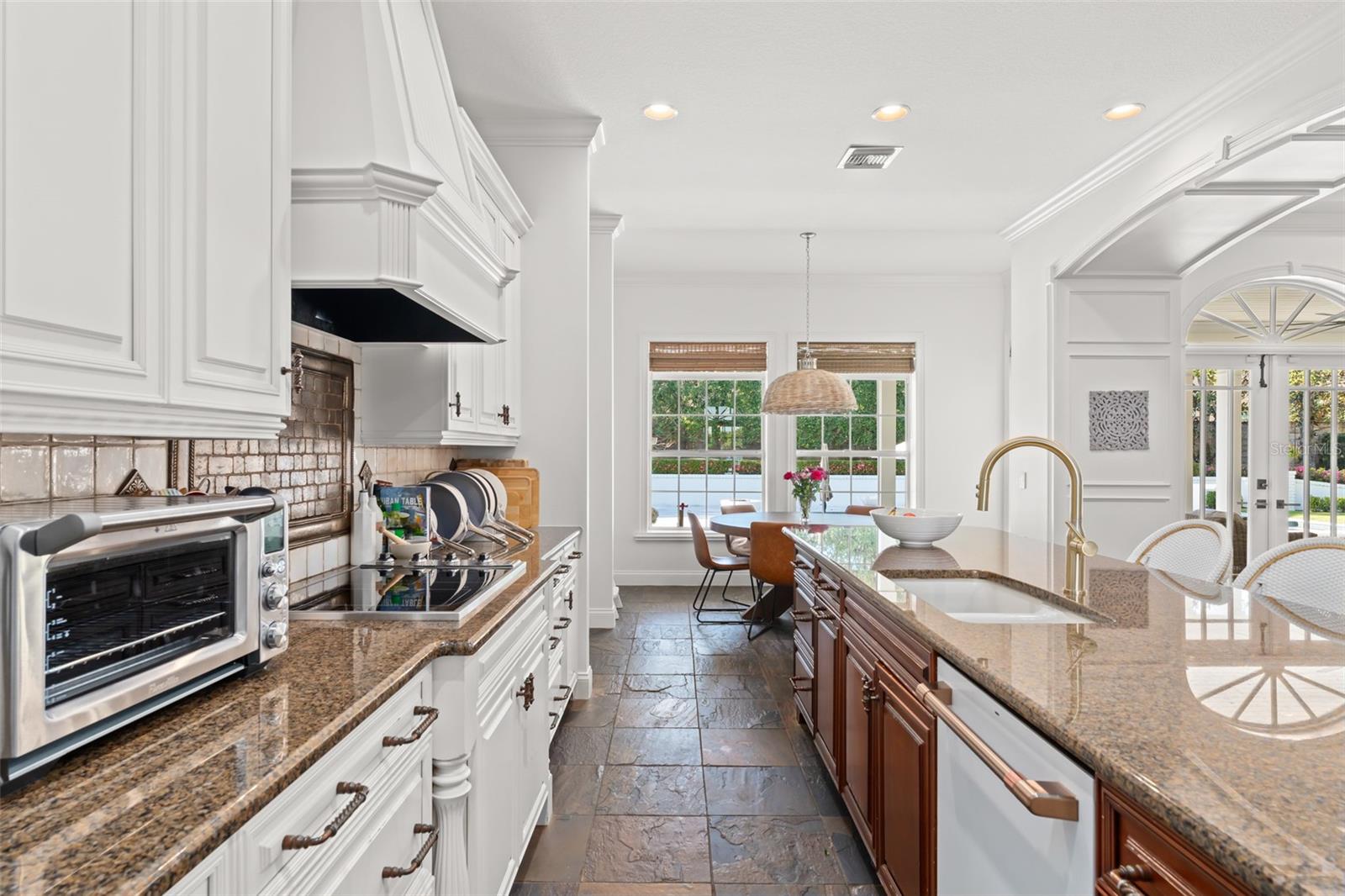 571 N LAKE SYBELIA DR, MAITLAND, FL, 32751