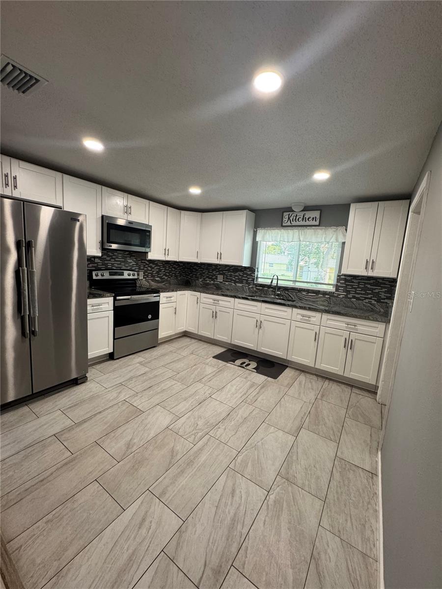 345 W SEMINOLE AVE, EUSTIS, FL, 32726