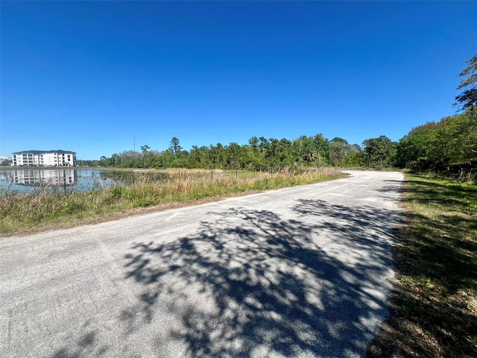 12528 E COLONIAL DR, ORLANDO, FL, 32826