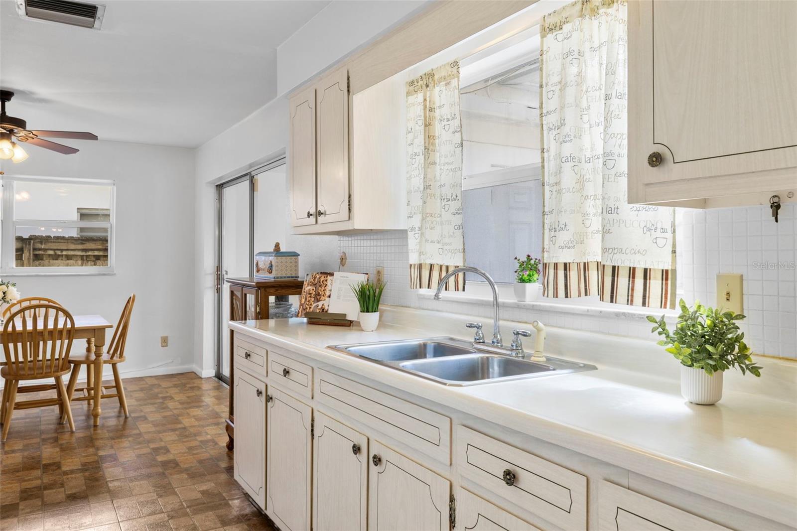 2125 GREENBRIAR BLVD, CLEARWATER, FL, 33763