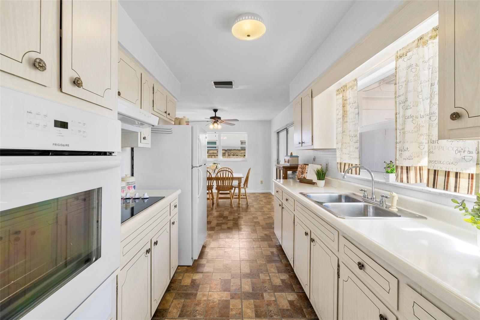 2125 GREENBRIAR BLVD, CLEARWATER, FL, 33763