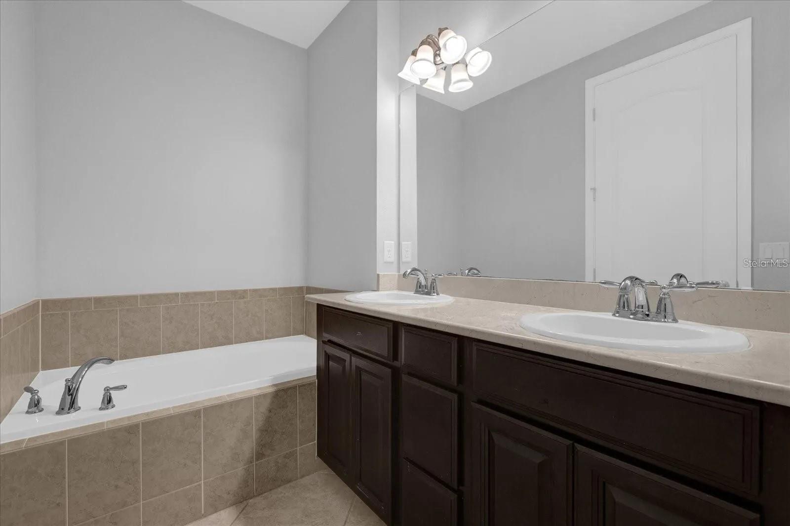 8300 KELSALL DR, ORLANDO, FL, 32832