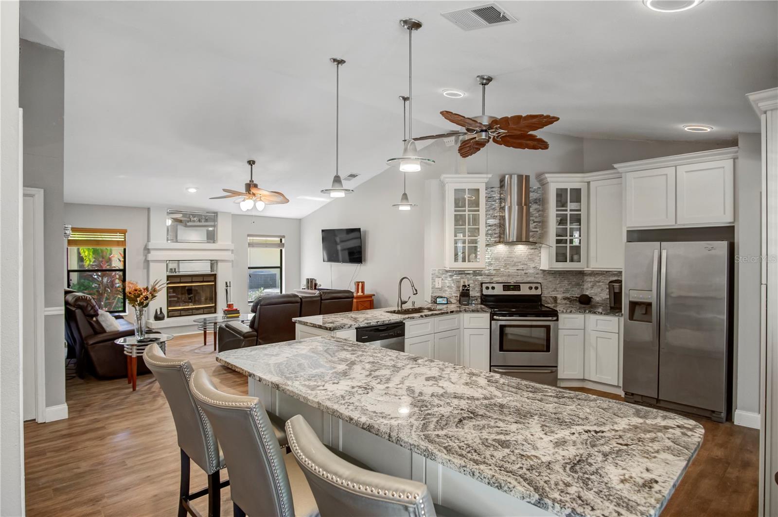 525 WATERFORD CIR W, TARPON SPRINGS, FL, 34688