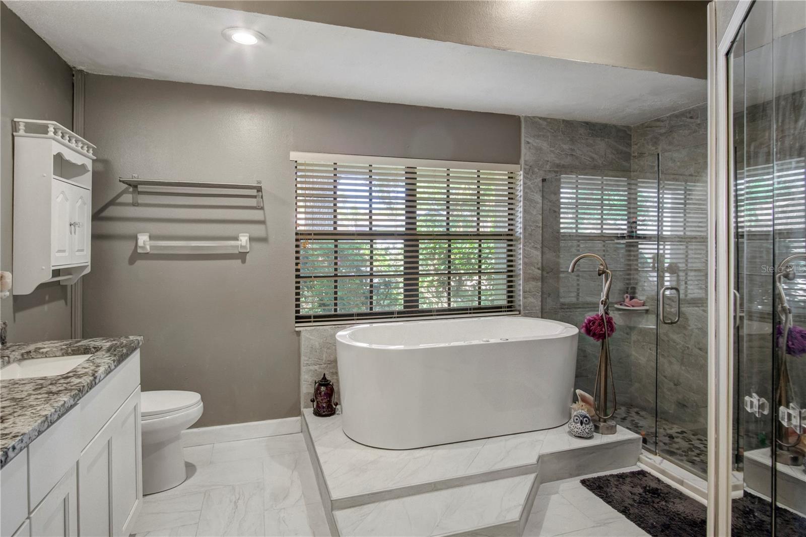 525 WATERFORD CIR W, TARPON SPRINGS, FL, 34688