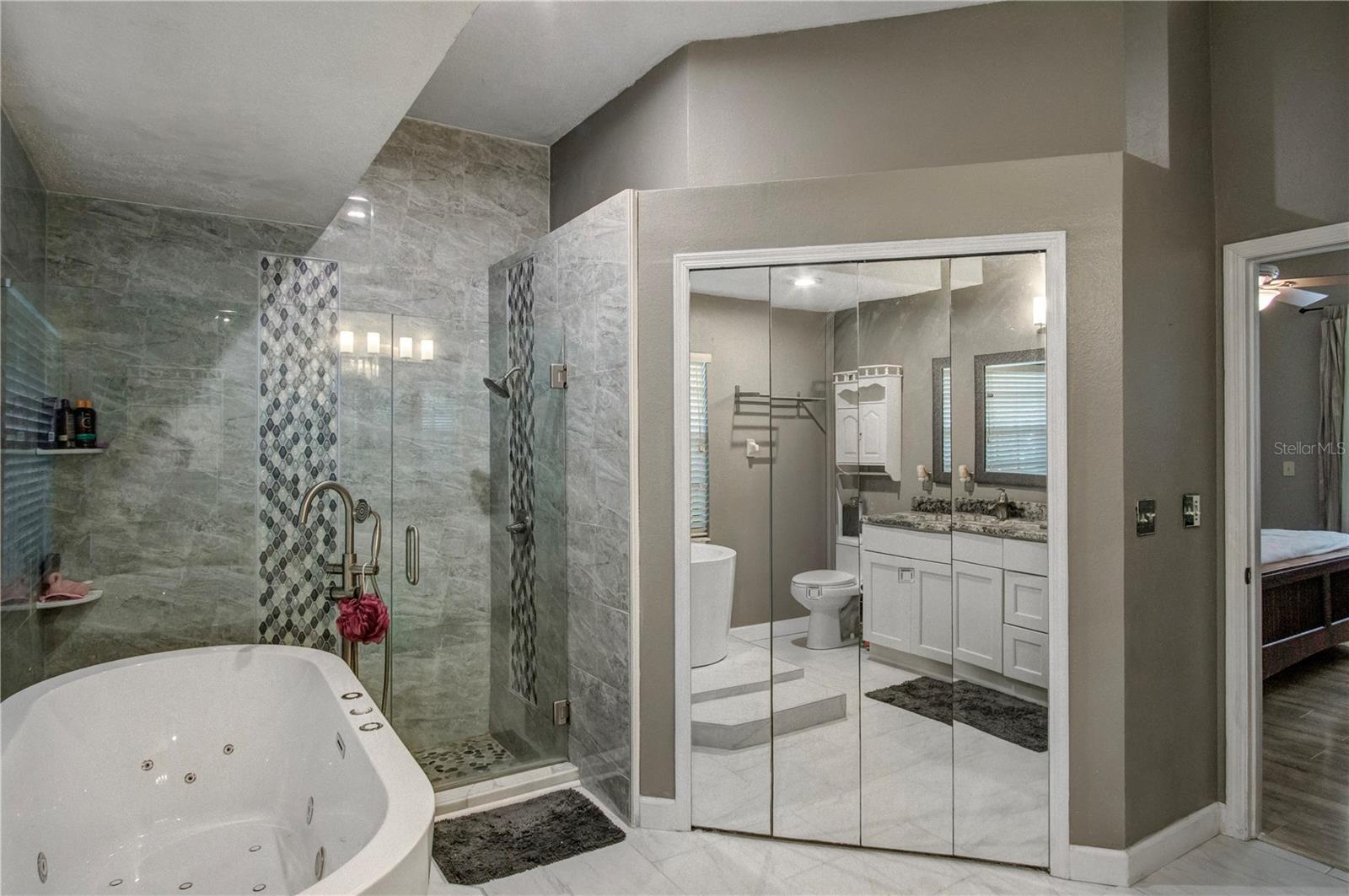 525 WATERFORD CIR W, TARPON SPRINGS, FL, 34688