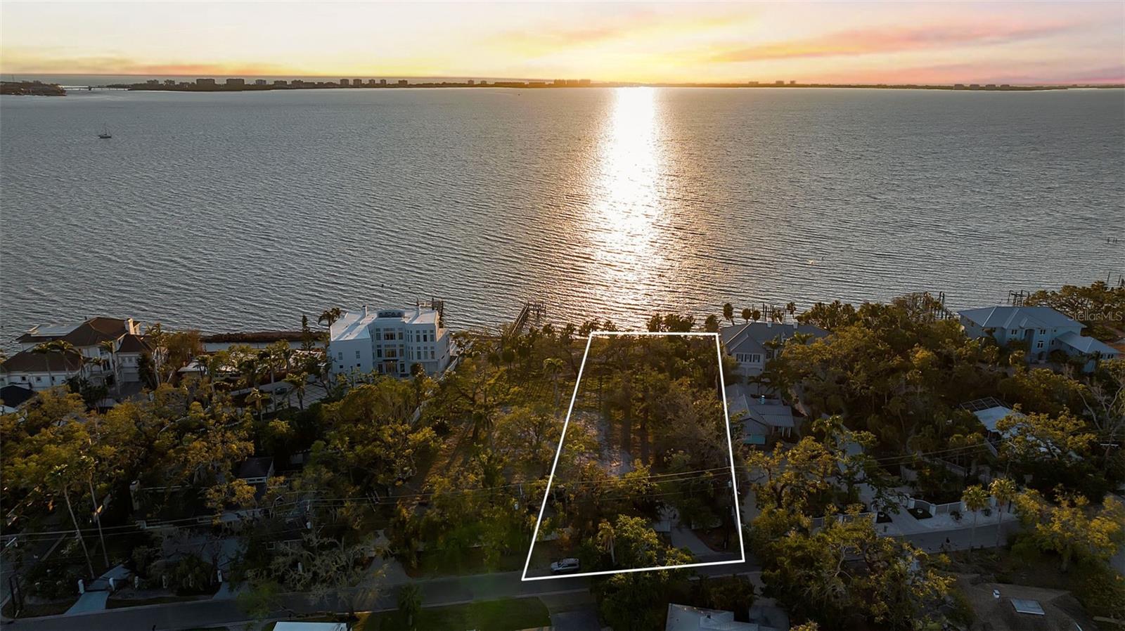 2043 ALAMEDA AVE, SARASOTA, FL, 34234