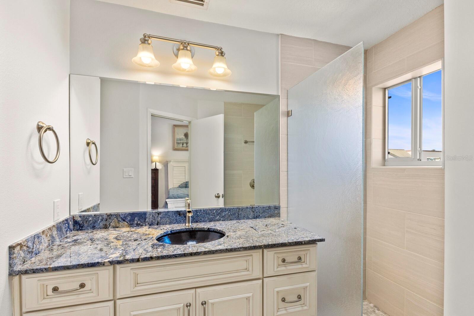 1928 HARBOURSIDE DR #1403, LONGBOAT KEY, FL, 34228
