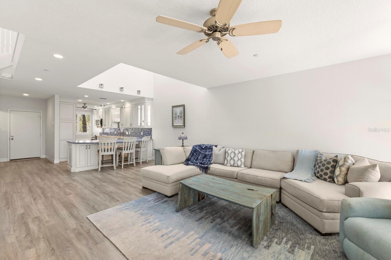 1928 HARBOURSIDE DR #1403, LONGBOAT KEY, FL, 34228