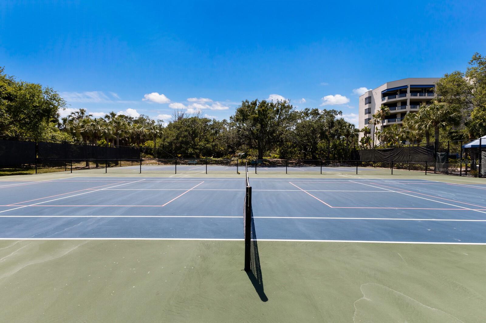 1928 HARBOURSIDE DR #1403, LONGBOAT KEY, FL, 34228