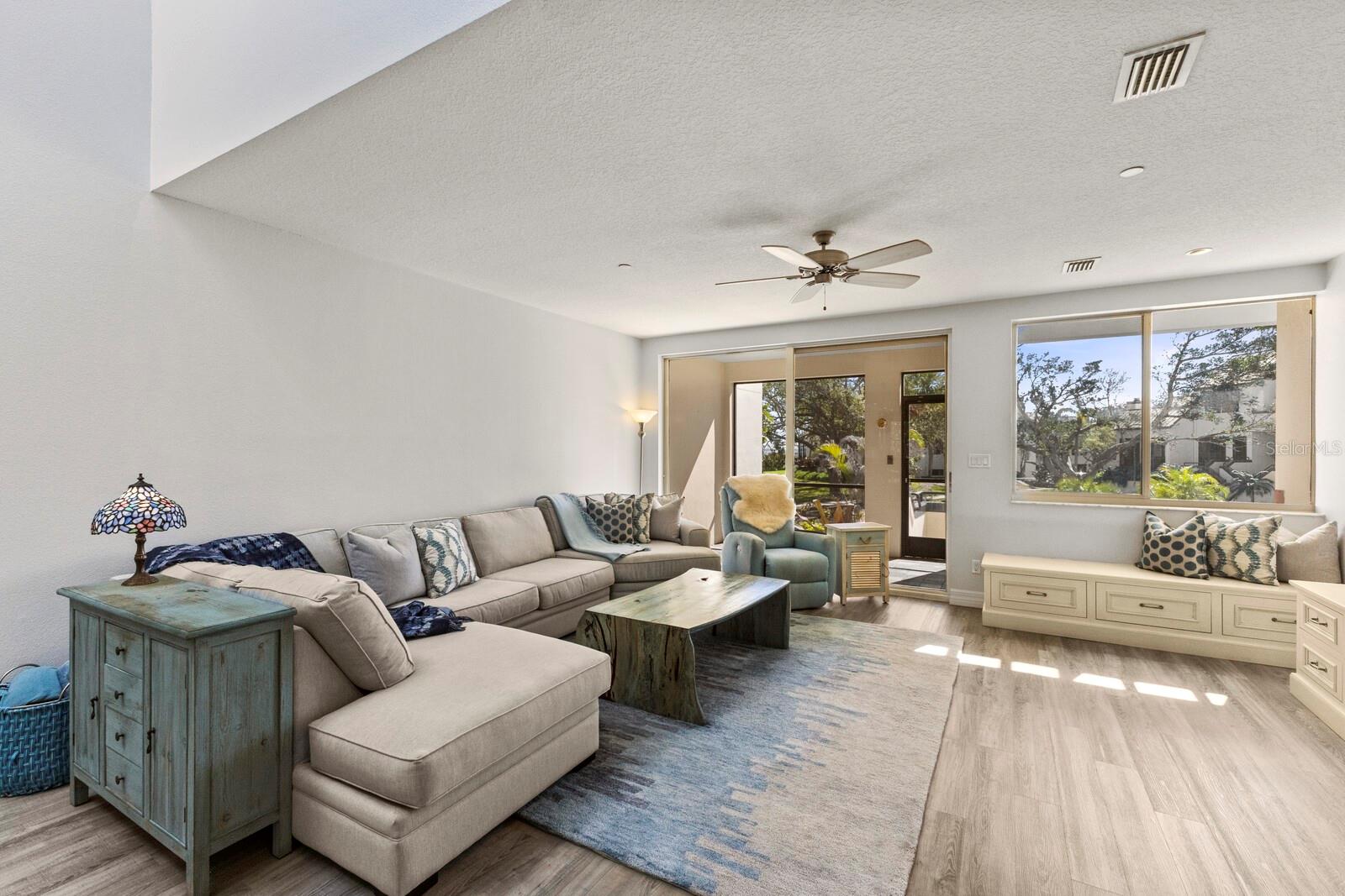 1928 HARBOURSIDE DR #1403, LONGBOAT KEY, FL, 34228