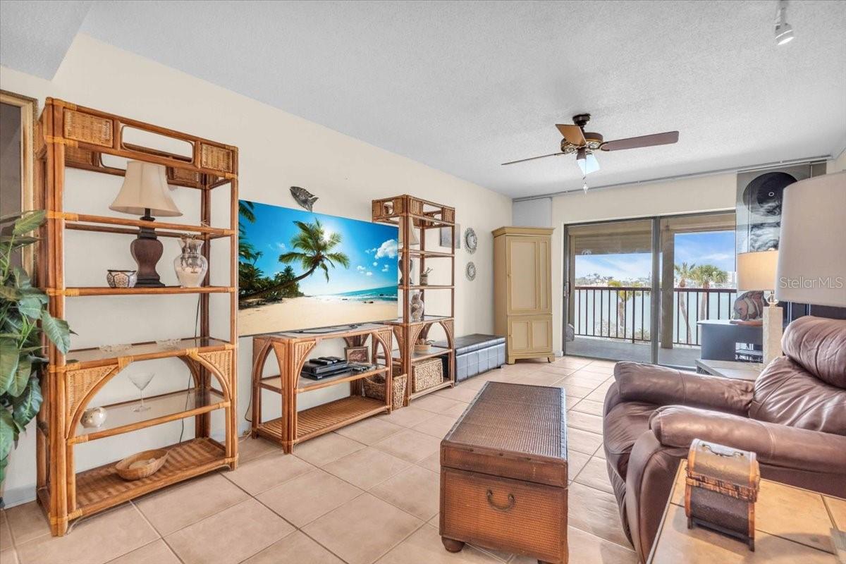 10301 GULF BLVD #302, TREASURE ISLAND, FL, 33706