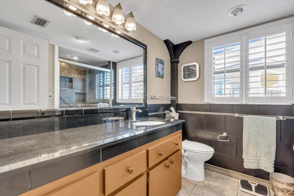 10301 GULF BLVD #302, TREASURE ISLAND, FL, 33706