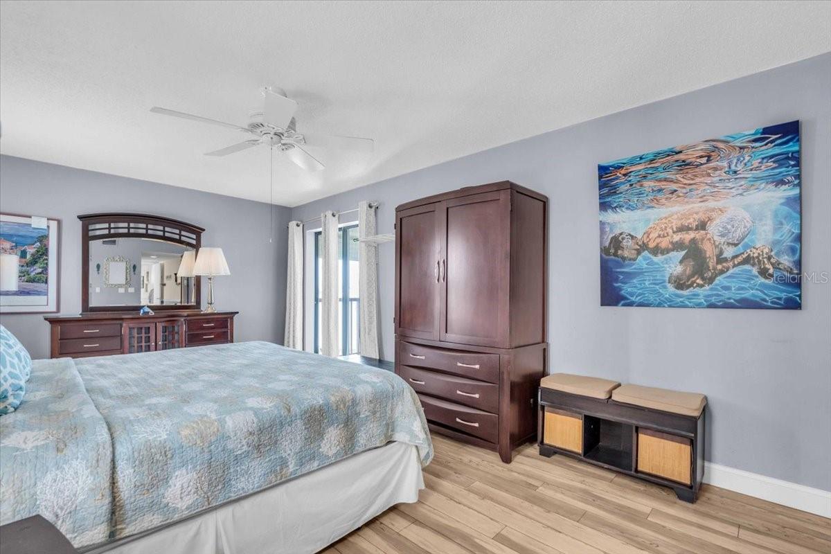 10301 GULF BLVD #302, TREASURE ISLAND, FL, 33706