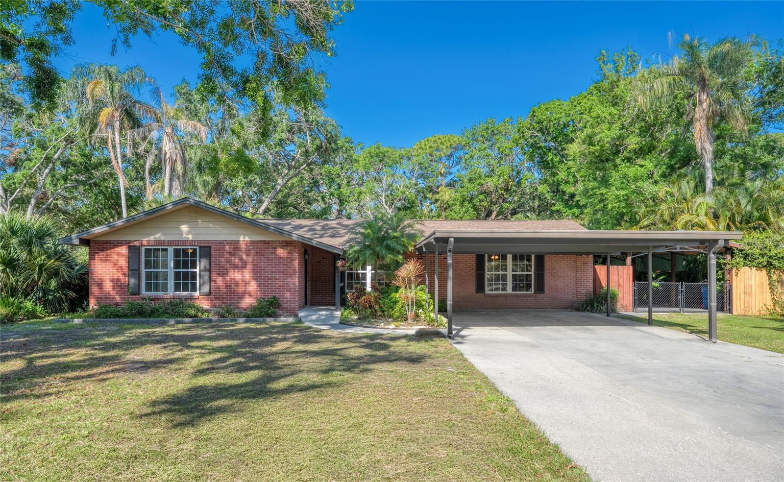8136 HONEYBEE LN, TAMPA, FL, 33635