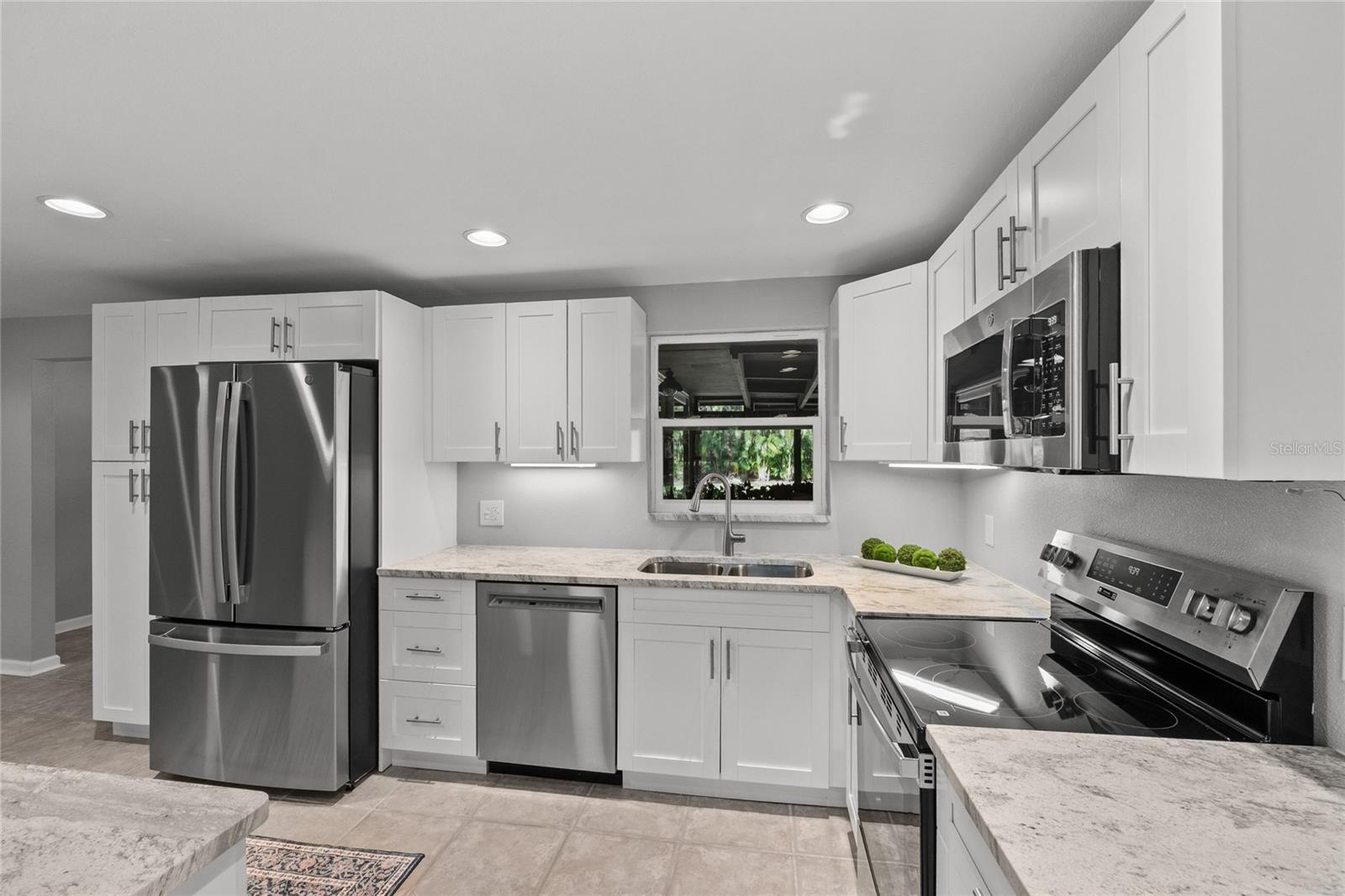 8136 HONEYBEE LN, TAMPA, FL, 33635