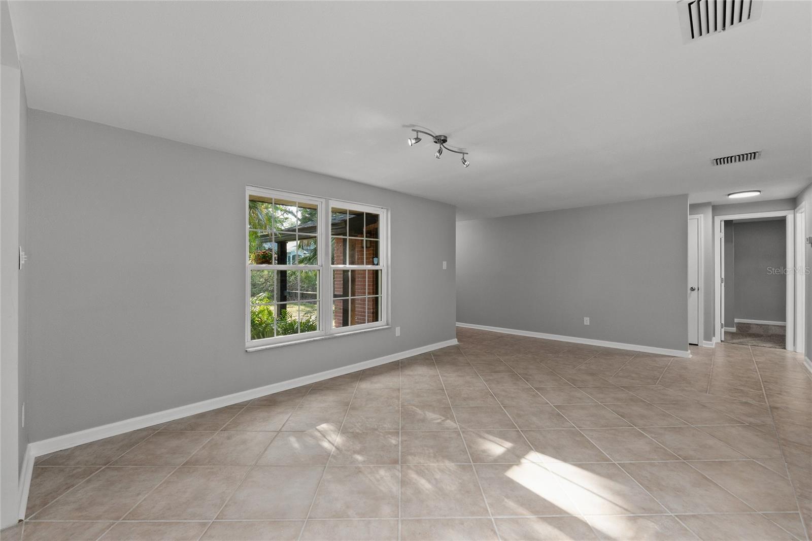 8136 HONEYBEE LN, TAMPA, FL, 33635