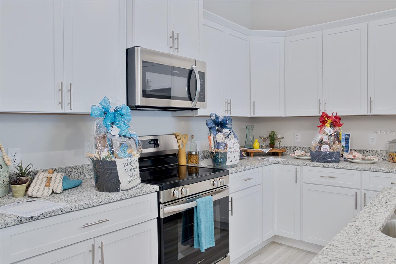1948 N ROBERTS TRL, BELL, FL, 32619