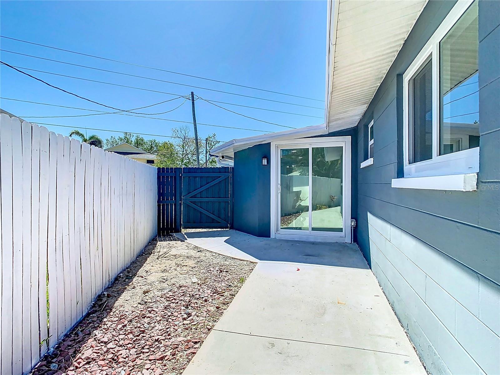 3711 HUNTINGTON ST NE, ST PETERSBURG, FL, 33703
