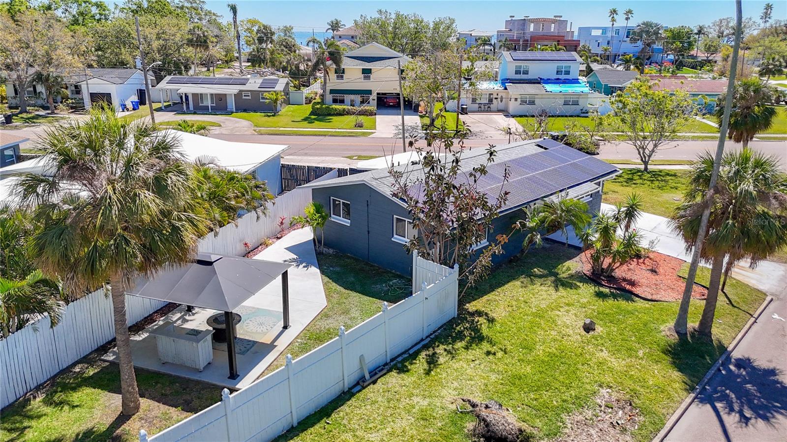 3711 HUNTINGTON ST NE, ST PETERSBURG, FL, 33703