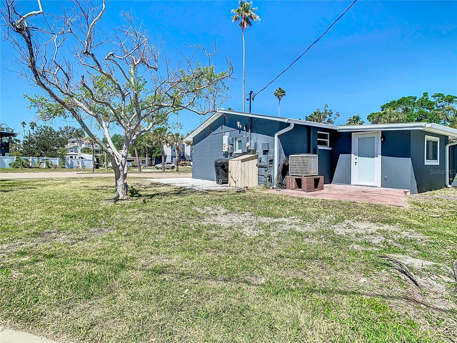 3711 HUNTINGTON ST NE, ST PETERSBURG, FL, 33703