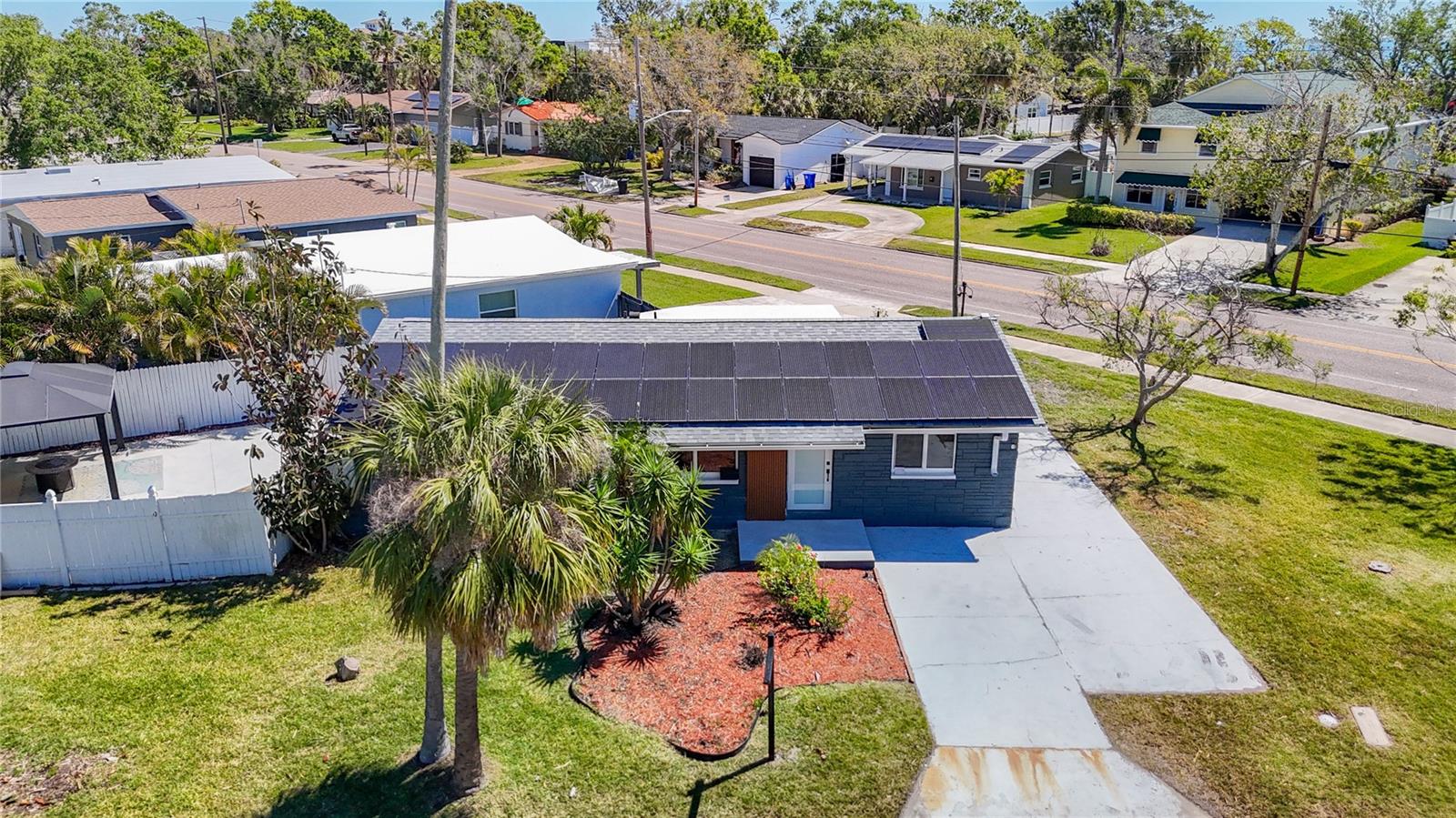 3711 HUNTINGTON ST NE, ST PETERSBURG, FL, 33703