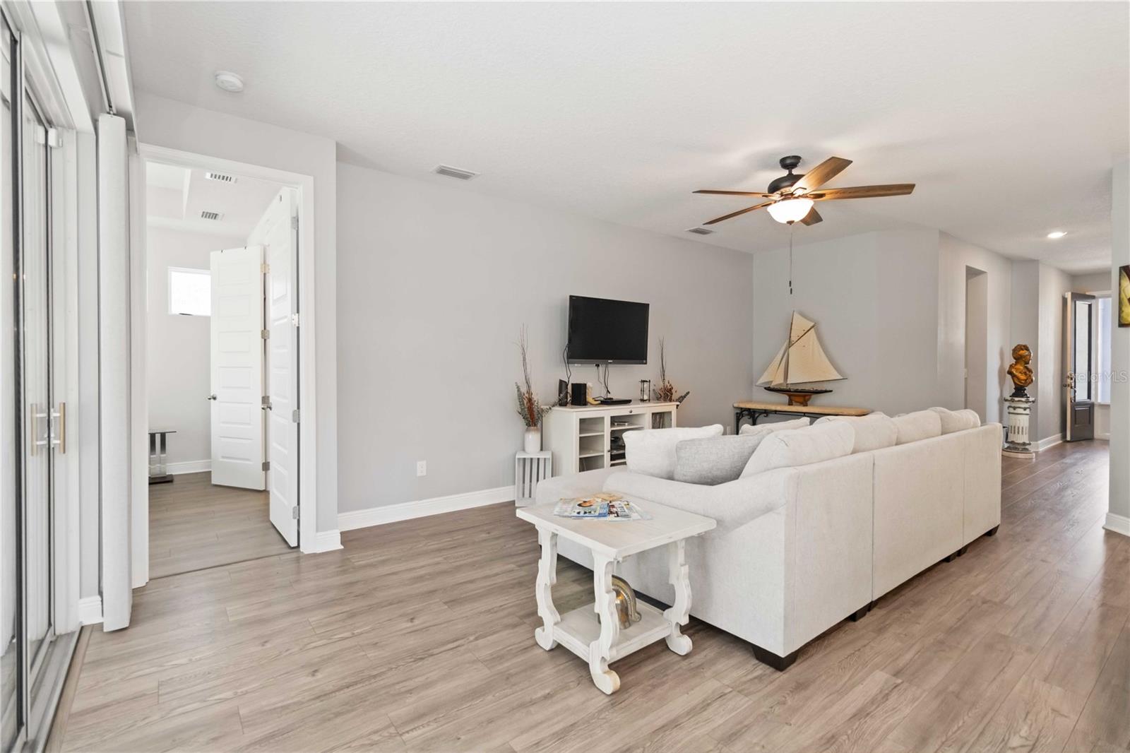 3926 SUNSHINE PINE AVE, BRADENTON, FL, 34203